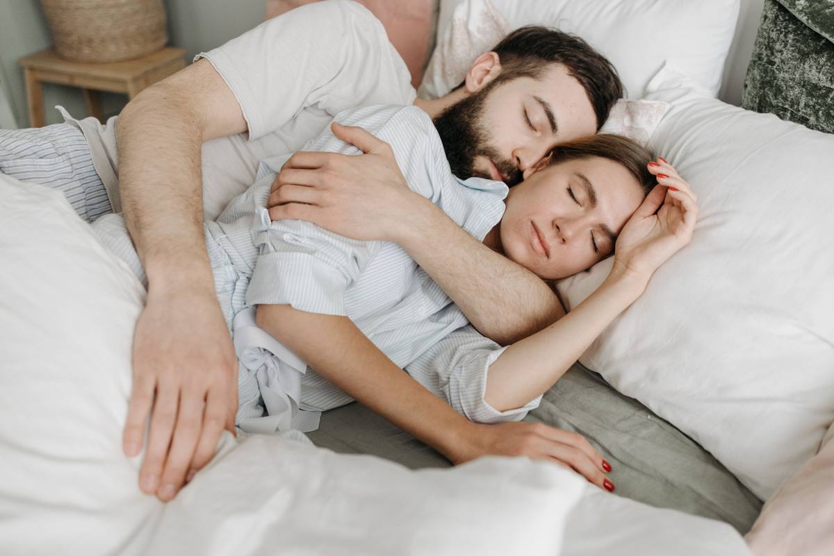 Sharing a Bed: 7 Expert Tips for Better Sleep as a Couple