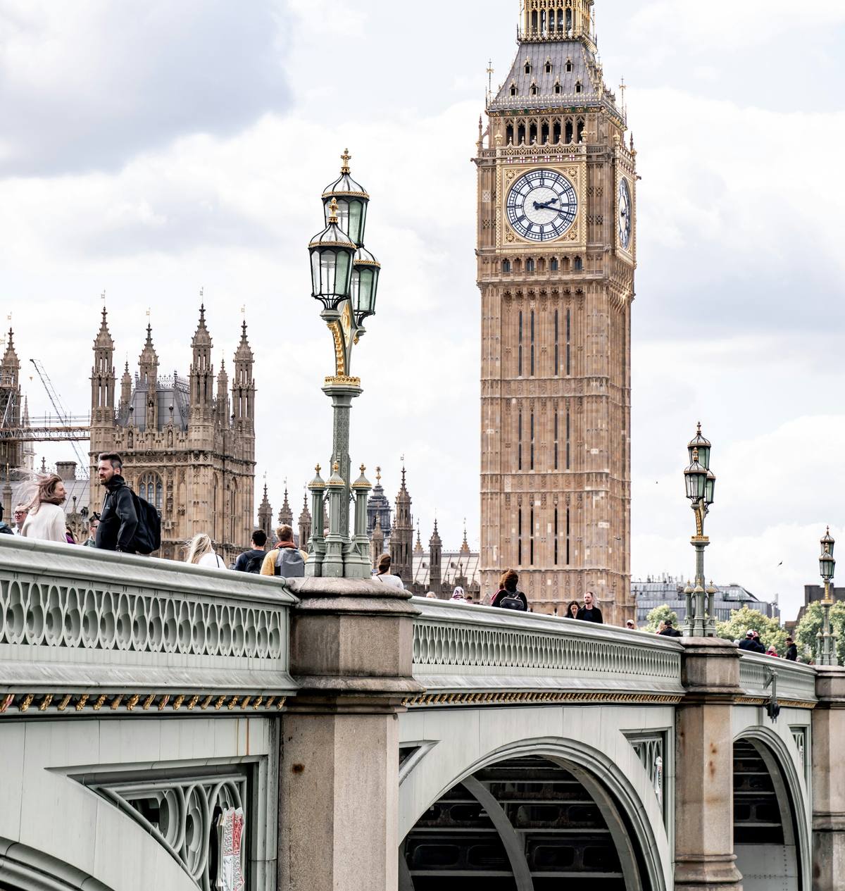 The Ultimate Guide to UK Horror Film Locations You Can Explore on Foot