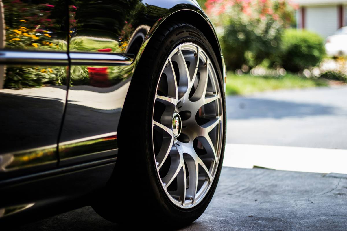 London drivers urged to carry out five-minute tyre check before clocks go back